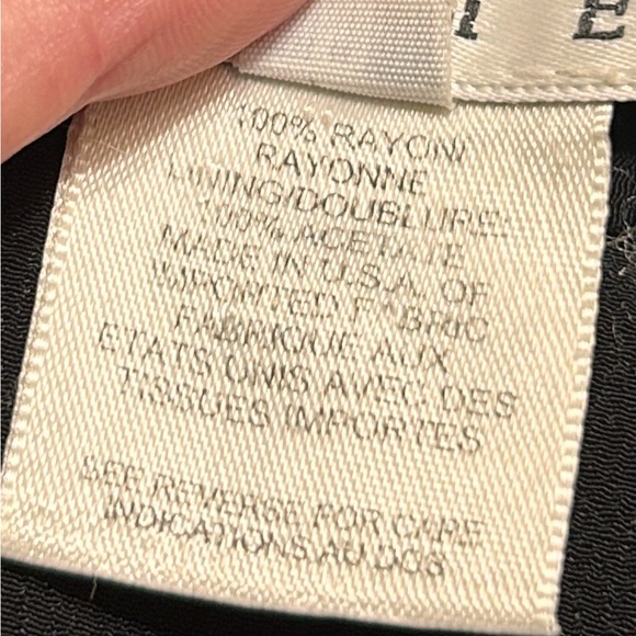 Talbots wrap skirt, size 8, petite, black and beige print, back zipper, lined - Picture 6 of 6